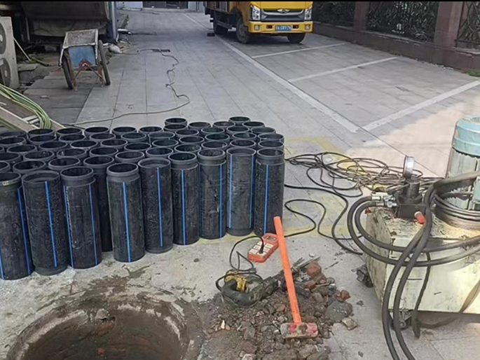 米易PE置换管厂家 DN315置换管 非开挖管短管置换